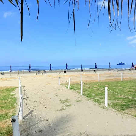 Premium - Beachfront - Luxury Apartment