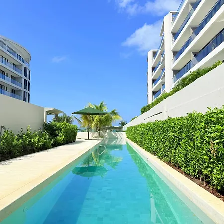 Premium - Beachfront - Luxury Apartment